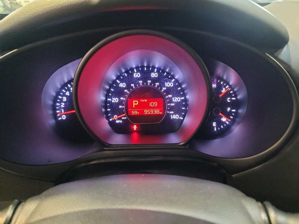 2016 Kia Soul in Fresno, CA 93726 - 18083106 23