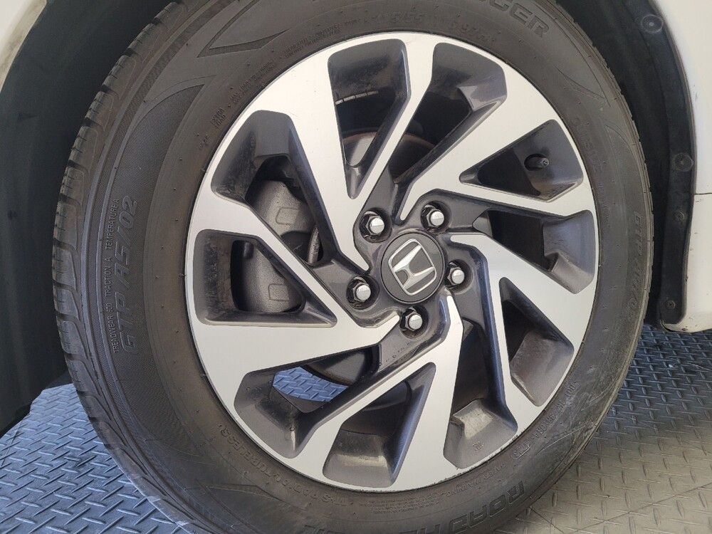 2018 Honda Civic in Montclair, CA 91763 - 18083107 31