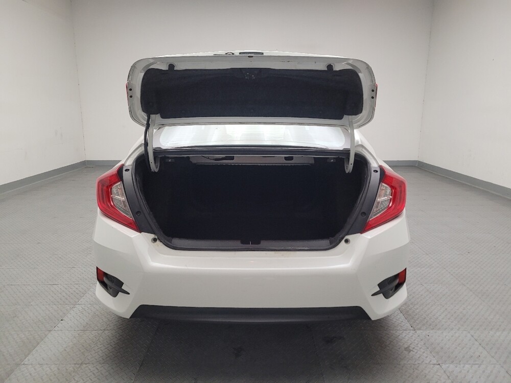 2018 Honda Civic in Montclair, CA 91763 - 18083107 29