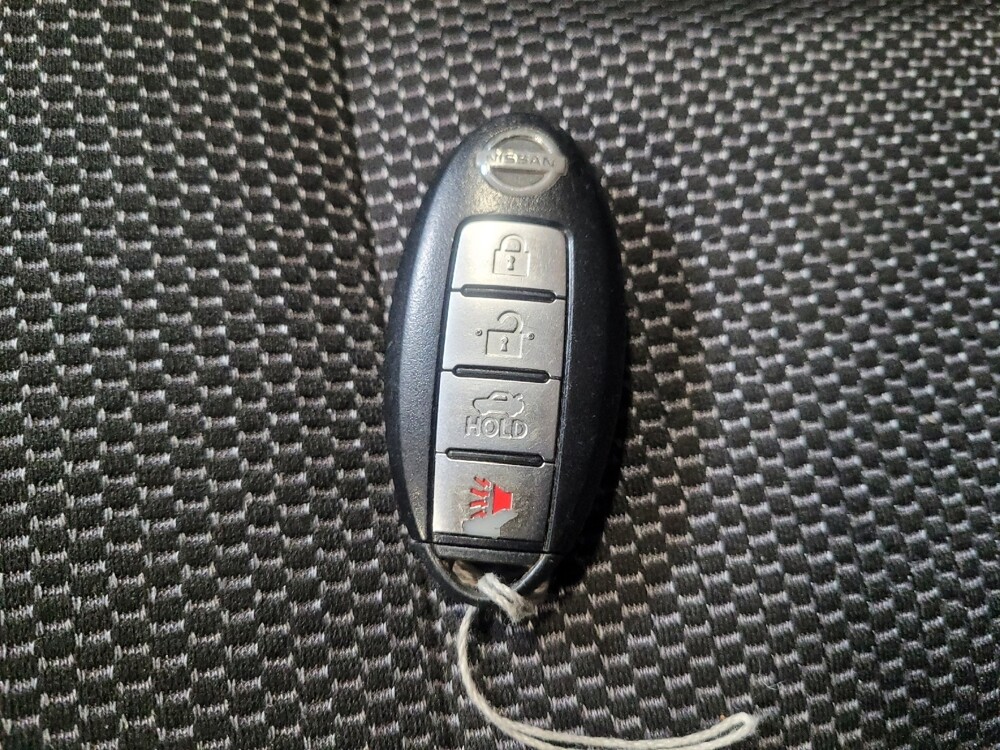 2019 Nissan Versa in Bakersfield, CA 93309 - 18083111 32