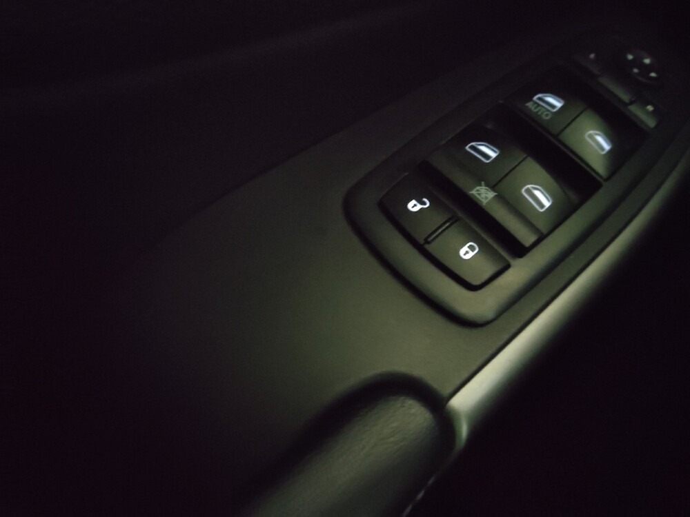 2019 Jeep Cherokee in Duluth, GA 30096 - 18083113 27