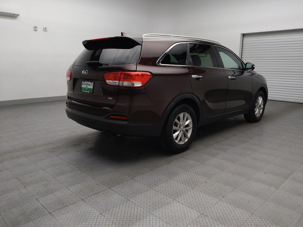 2016 Kia Sorento in Lubbock, TX 79424 - 18083142 9
