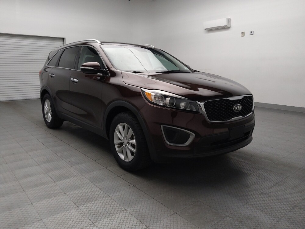 2016 Kia Sorento in Lubbock, TX 79424 - 18083142 13