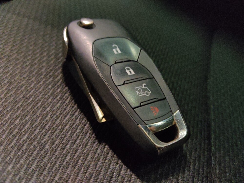 2017 Chevrolet Cruze in Glendale, AZ 85301 - 18083157 32