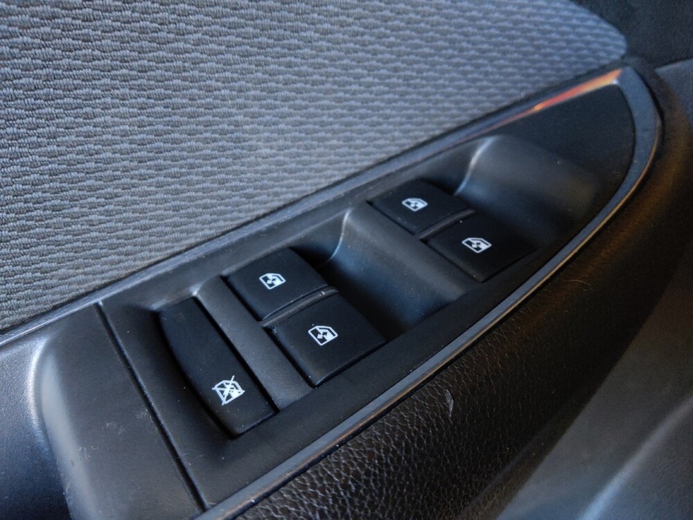 2017 Chevrolet Cruze in Glendale, AZ 85301 - 18083157 27