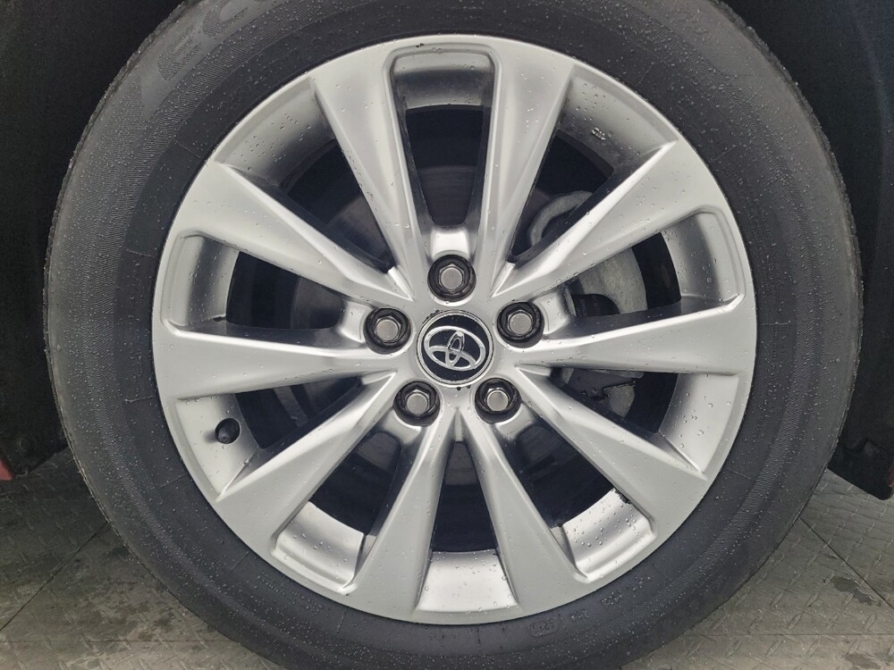 2016 Toyota Camry in Tallahassee, FL 32304 - 18083172 31