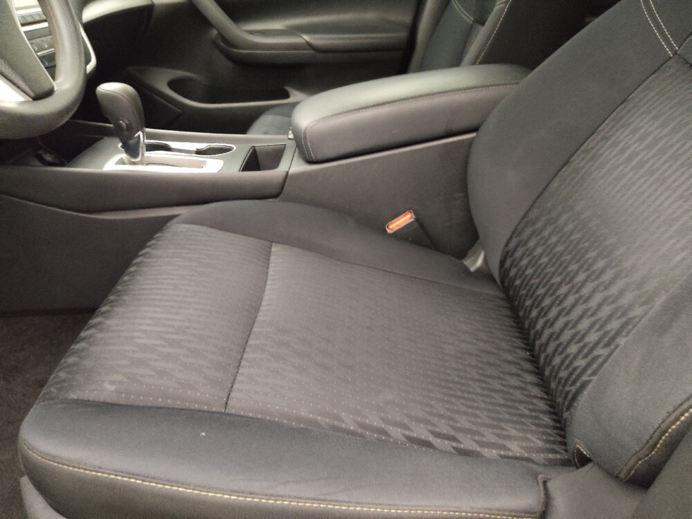 2018 Nissan Altima in Tampa, FL 33619 - 18083176 17