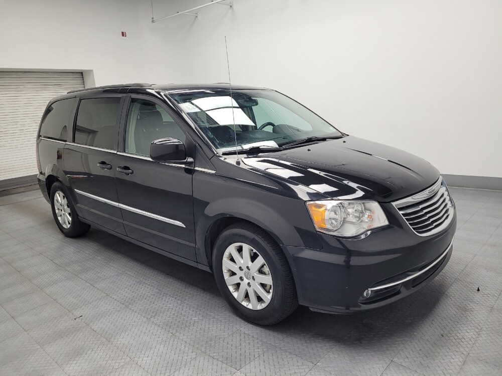 2016 Chrysler Town & Country in Las Vegas, NV 89104 - 18083178 11