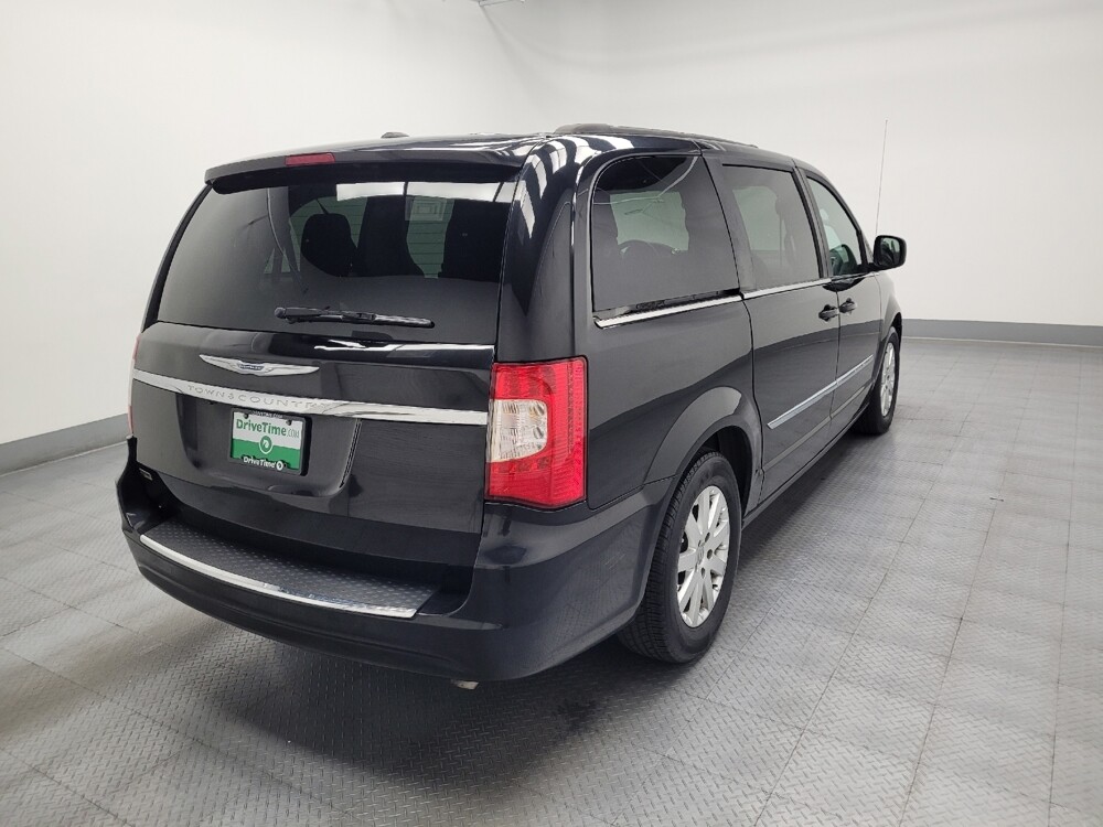 2016 Chrysler Town & Country in Las Vegas, NV 89104 - 18083178 9