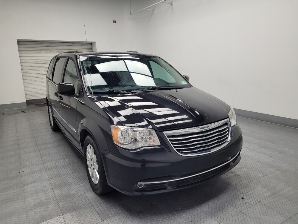 2016 Chrysler Town & Country in Las Vegas, NV 89104 - 18083178 13