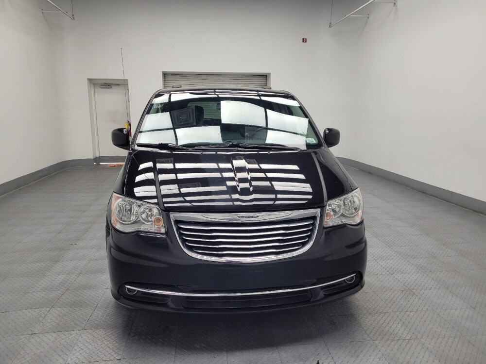 2016 Chrysler Town & Country in Las Vegas, NV 89104 - 18083178 14