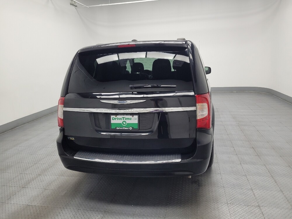 2016 Chrysler Town & Country in Las Vegas, NV 89104 - 18083178 7
