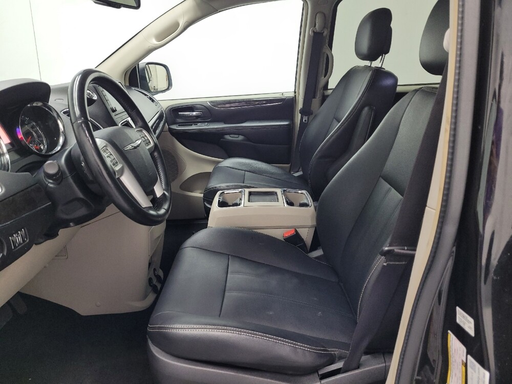 2016 Chrysler Town & Country in Las Vegas, NV 89104 - 18083178 17