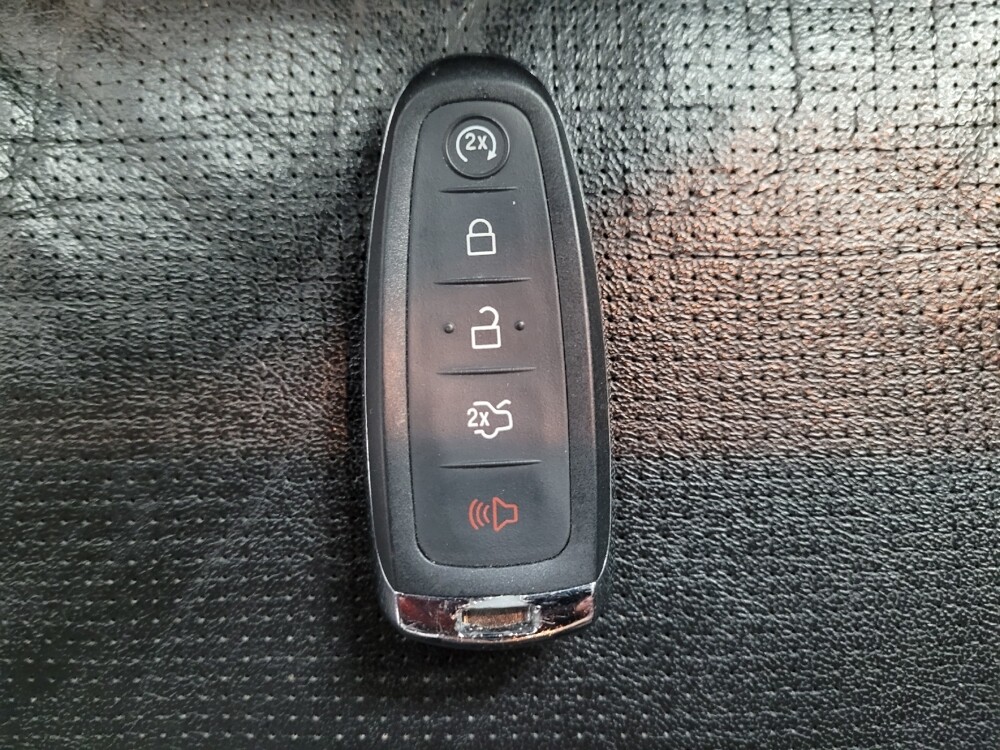 2016 Ford Taurus in Reno, NV 89502 - 18083183 32