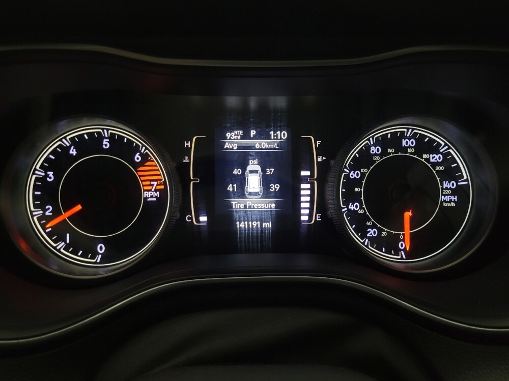 2019 Jeep Cherokee in Las Vegas, NV 89104 - 18083185 23