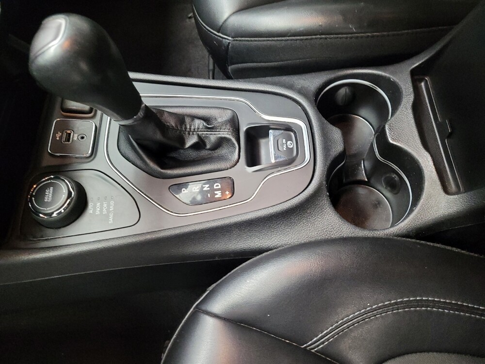 2019 Jeep Cherokee in Las Vegas, NV 89104 - 18083185 26