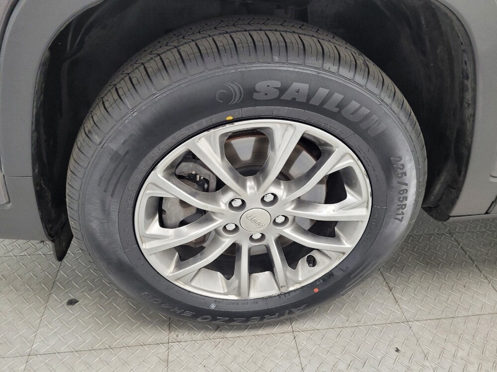 2019 Jeep Cherokee in Las Vegas, NV 89104 - 18083185 31