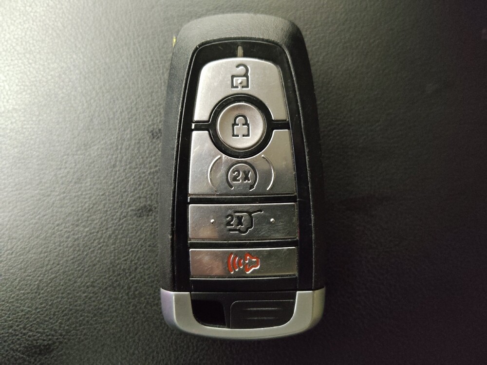 2020 Ford Explorer in Houston, TX 77074 - 18083239 32