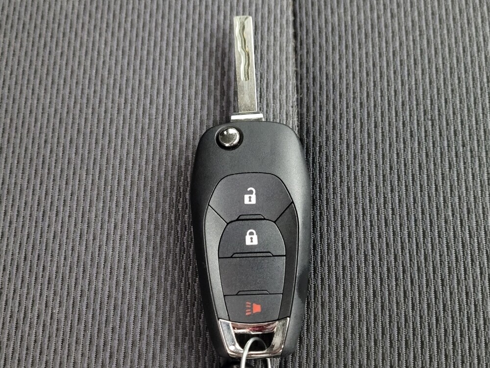 2019 Chevrolet Cruze in Midlothian, IL 60445 - 18083264 32