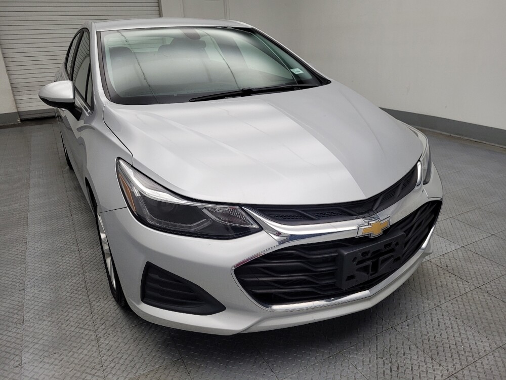 2019 Chevrolet Cruze in Midlothian, IL 60445 - 18083264 14