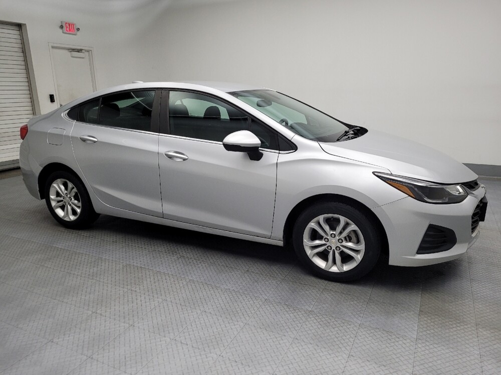 2019 Chevrolet Cruze in Midlothian, IL 60445 - 18083264 11