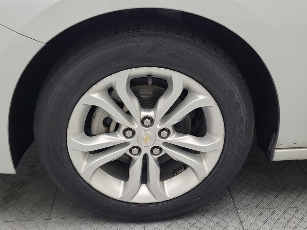 2019 Chevrolet Cruze in Midlothian, IL 60445 - 18083264 31