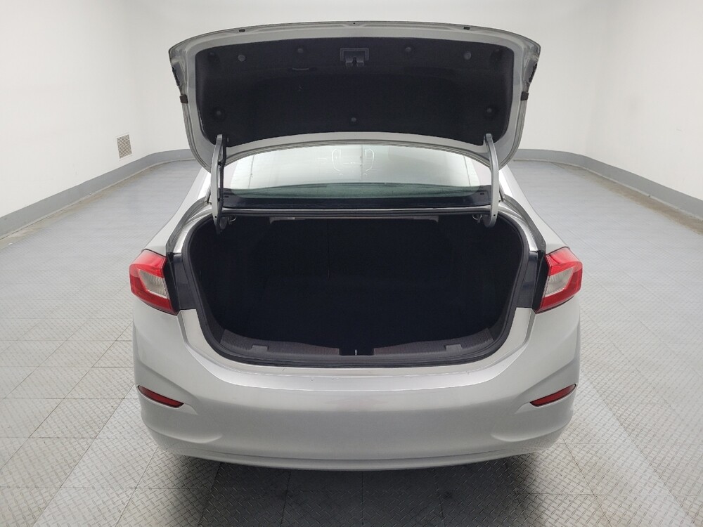 2019 Chevrolet Cruze in Midlothian, IL 60445 - 18083264 29