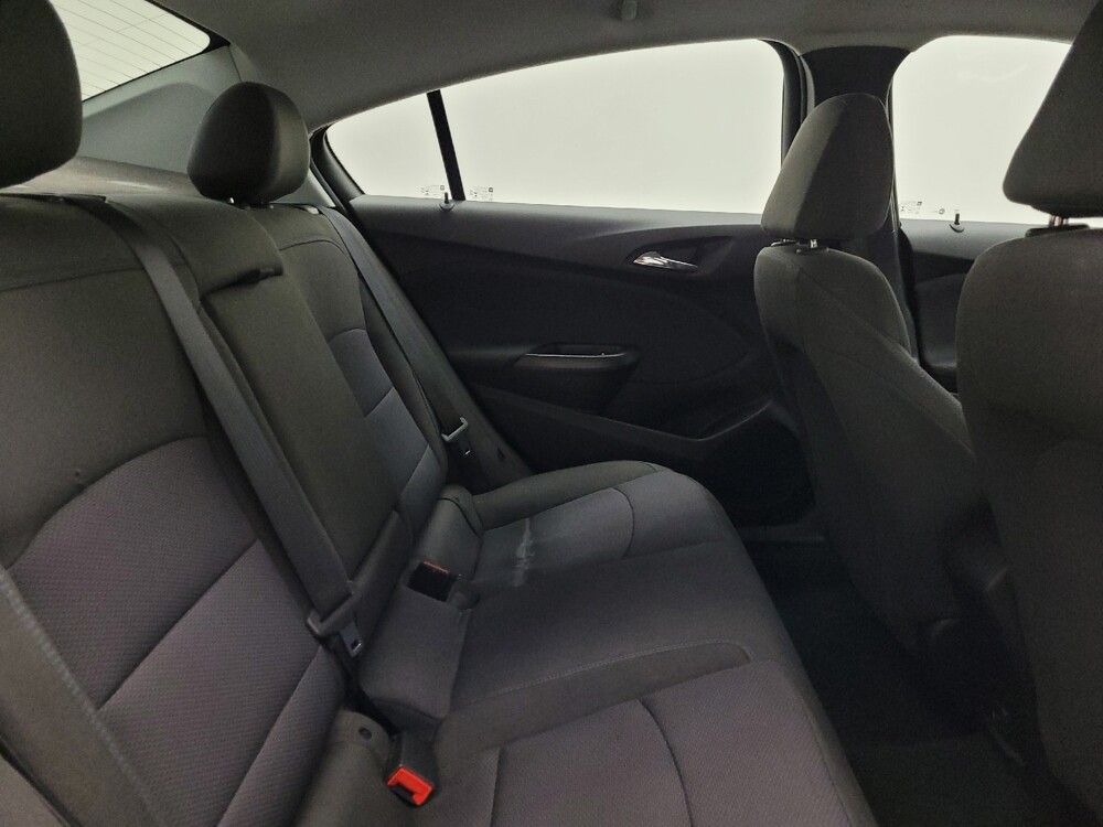 2019 Chevrolet Cruze in Midlothian, IL 60445 - 18083264 19