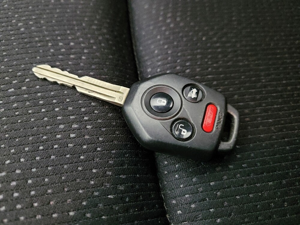 2017 Subaru Legacy in Chandler, AZ 85225 - 18083289 32