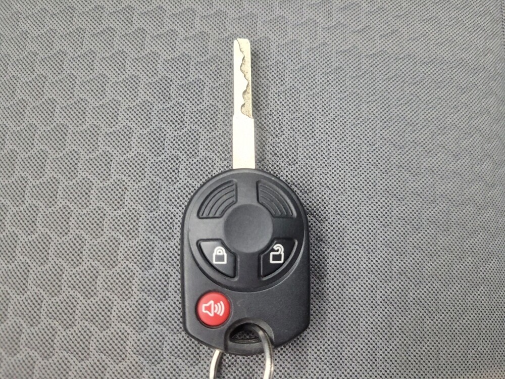 2017 Ford Escape in Indianapolis, IN 46222 - 18083293 32