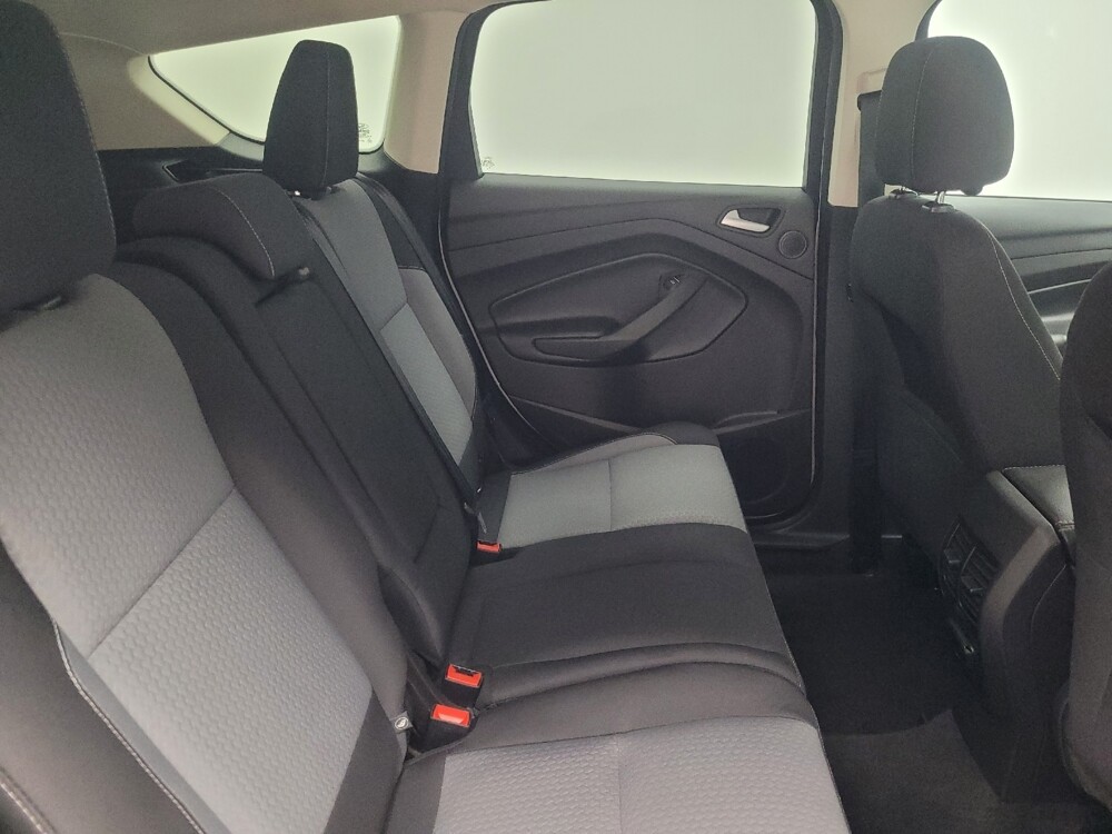 2017 Ford Escape in Indianapolis, IN 46222 - 18083293 19