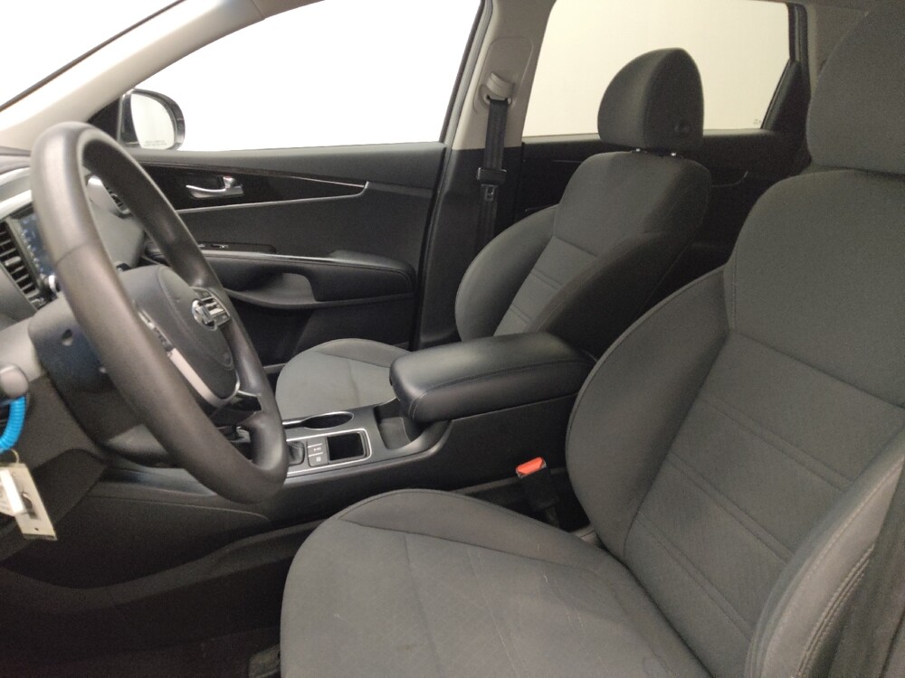2019 Kia Sorento in Duluth, GA 30096 - 18083301 17