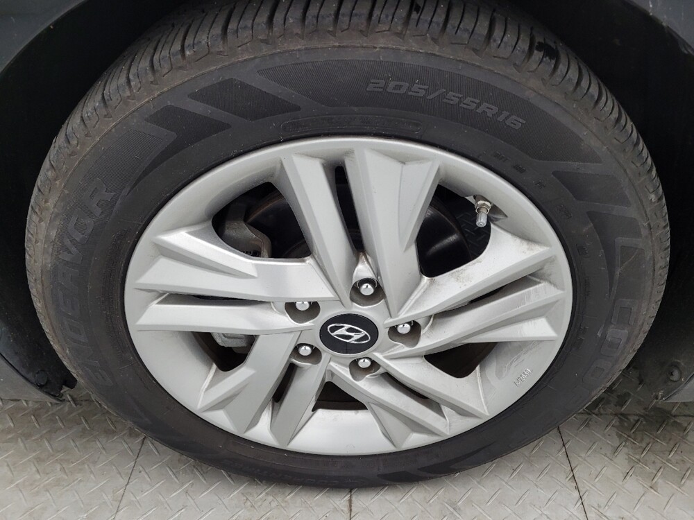 2019 Hyundai Elantra in Greensboro, NC 27407 - 18083329 31