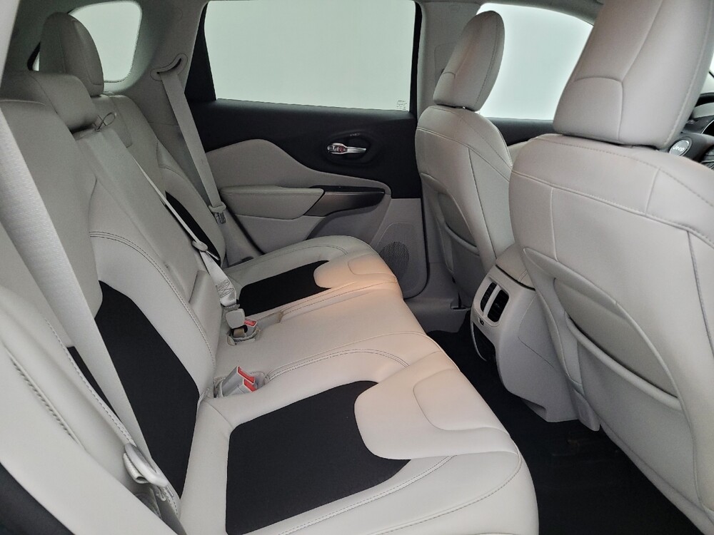 2020 Jeep Cherokee in Tampa, FL 33619 - 18083332 19