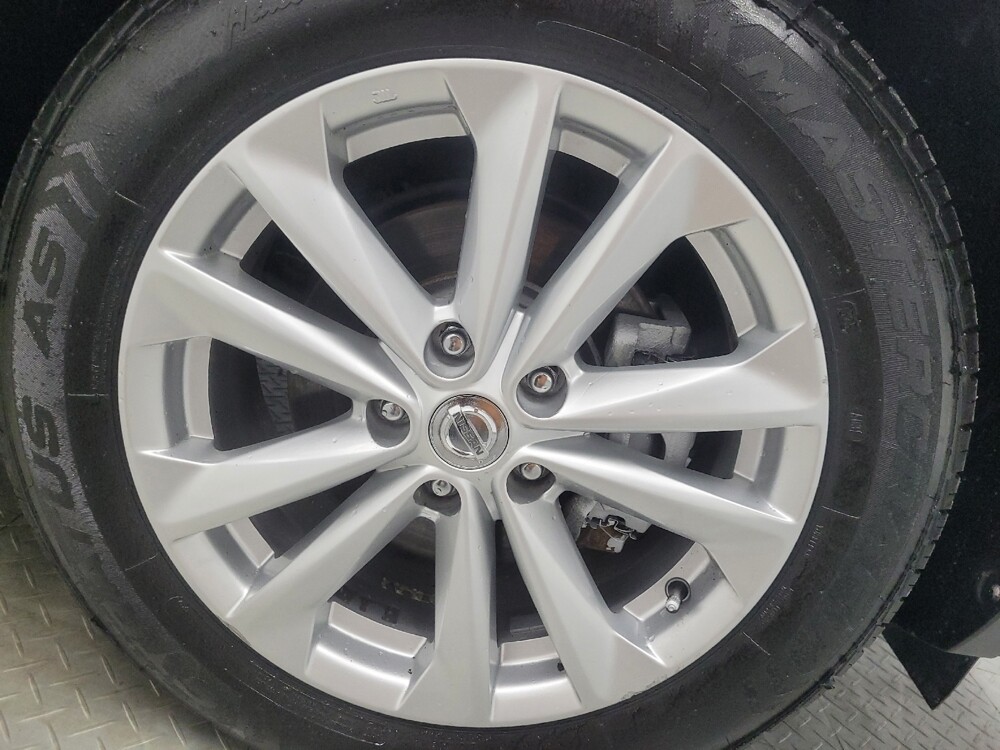 2017 Nissan Rogue Sport in Highland, IN 46322 - 18083353 31