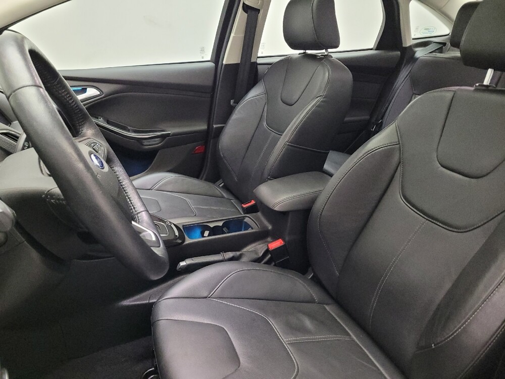 2017 Ford Focus in Riverside, CA 92504 - 18083370 17