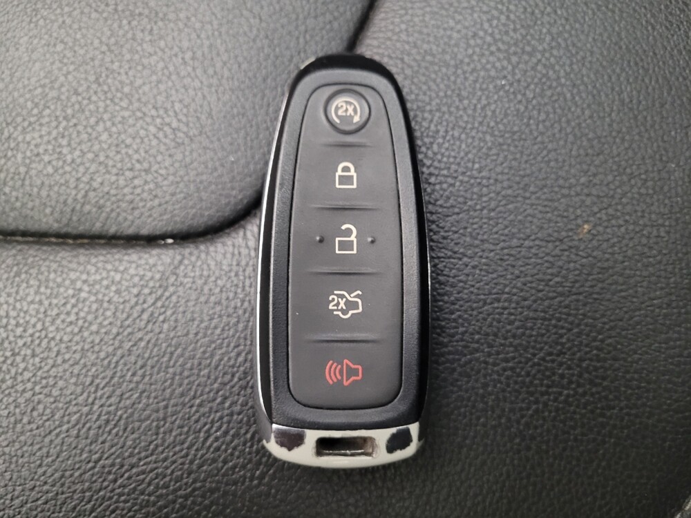 2017 Ford Focus in Riverside, CA 92504 - 18083370 32