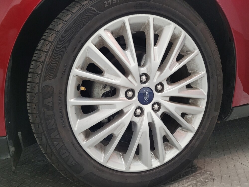 2017 Ford Focus in Riverside, CA 92504 - 18083370 31