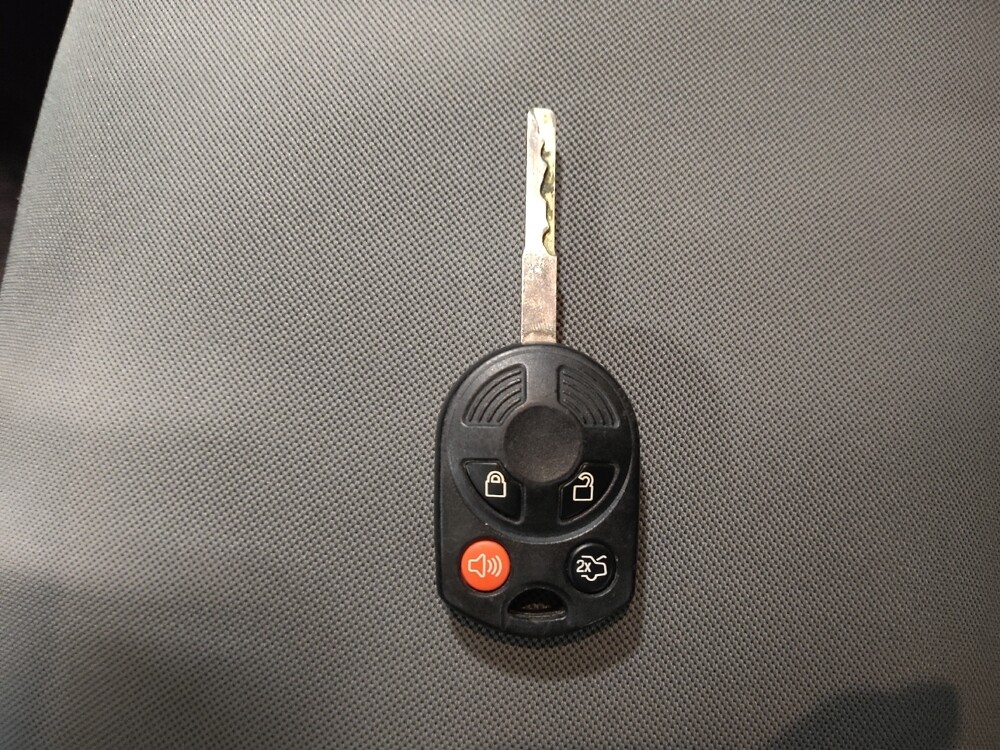 2016 Ford Escape in Columbus, OH 43228 - 18083408 32