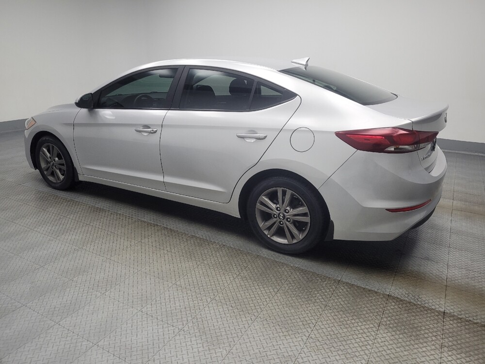 2018 Hyundai Elantra in Indianapolis, IN 46222 - 18083421 3