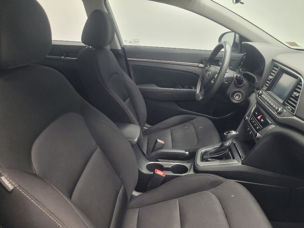 2018 Hyundai Elantra in Indianapolis, IN 46222 - 18083421 21