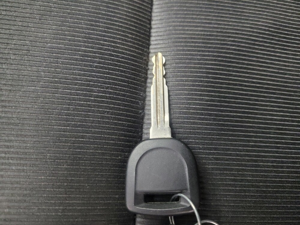 2018 Hyundai Elantra in Indianapolis, IN 46222 - 18083421 32