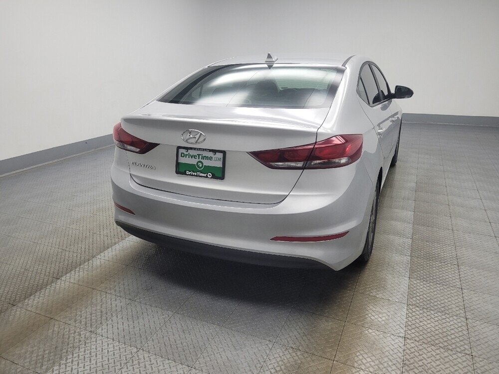2018 Hyundai Elantra in Indianapolis, IN 46222 - 18083421 7
