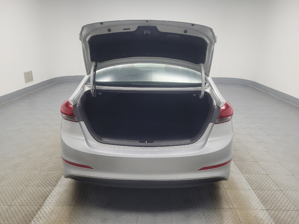 2018 Hyundai Elantra in Indianapolis, IN 46222 - 18083421 29