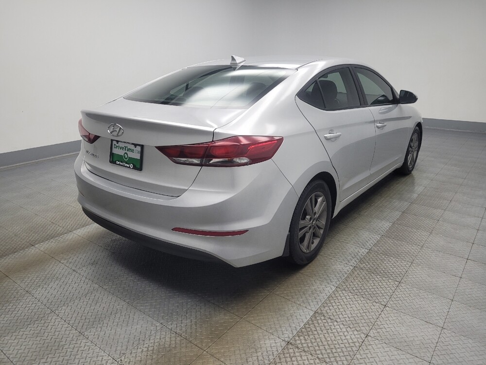 2018 Hyundai Elantra in Indianapolis, IN 46222 - 18083421 9