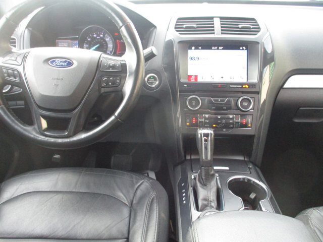 2017 Ford Explorer in Oak Grove, MO 64075 - 18083458 13