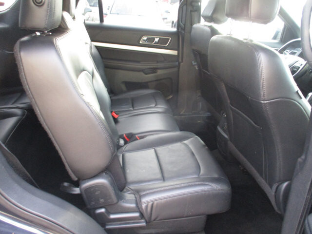 2017 Ford Explorer in Oak Grove, MO 64075 - 18083458 12