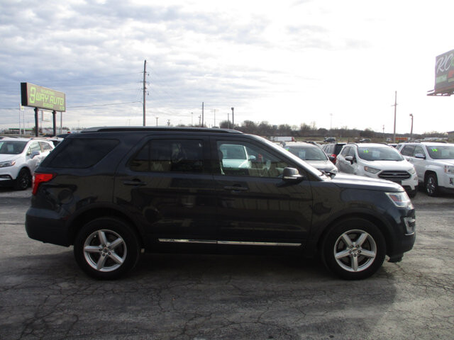 2017 Ford Explorer in Oak Grove, MO 64075 - 18083458 4