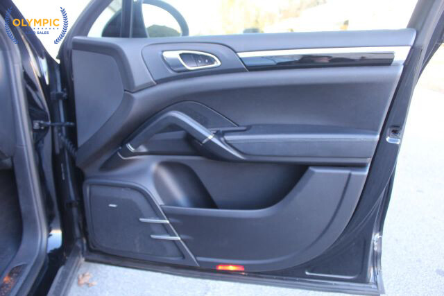 2014 Porsche Cayenne in Decatur, GA 30032 - 18083466 39