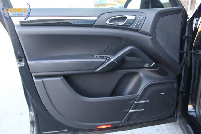 2014 Porsche Cayenne in Decatur, GA 30032 - 18083466 38